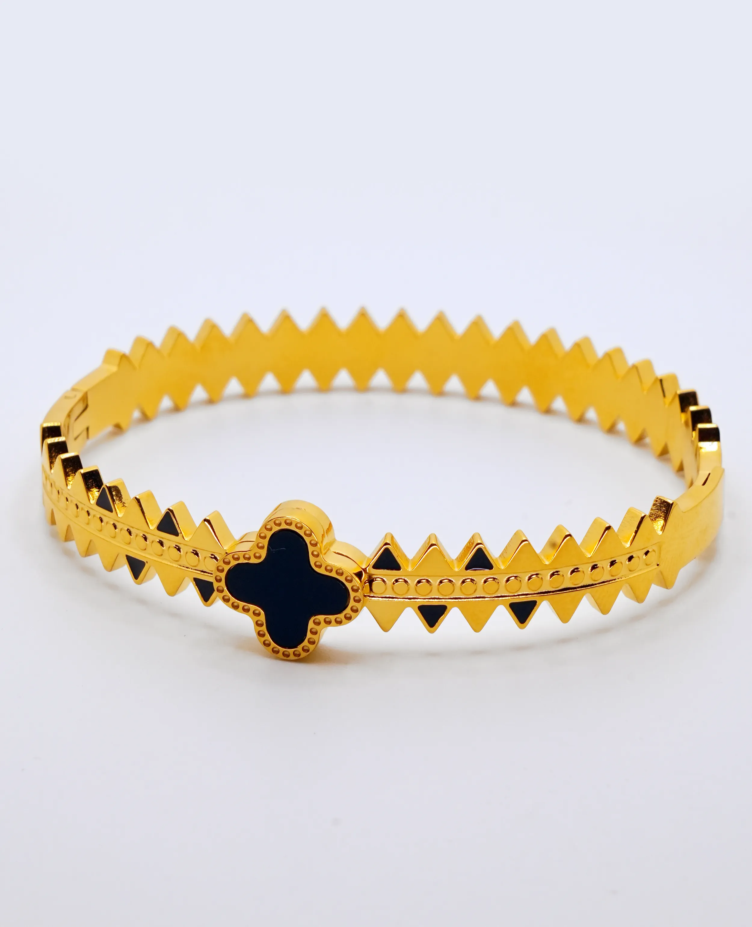 Solid Gold Camellia-Inspired Kada Pattern Bracelet