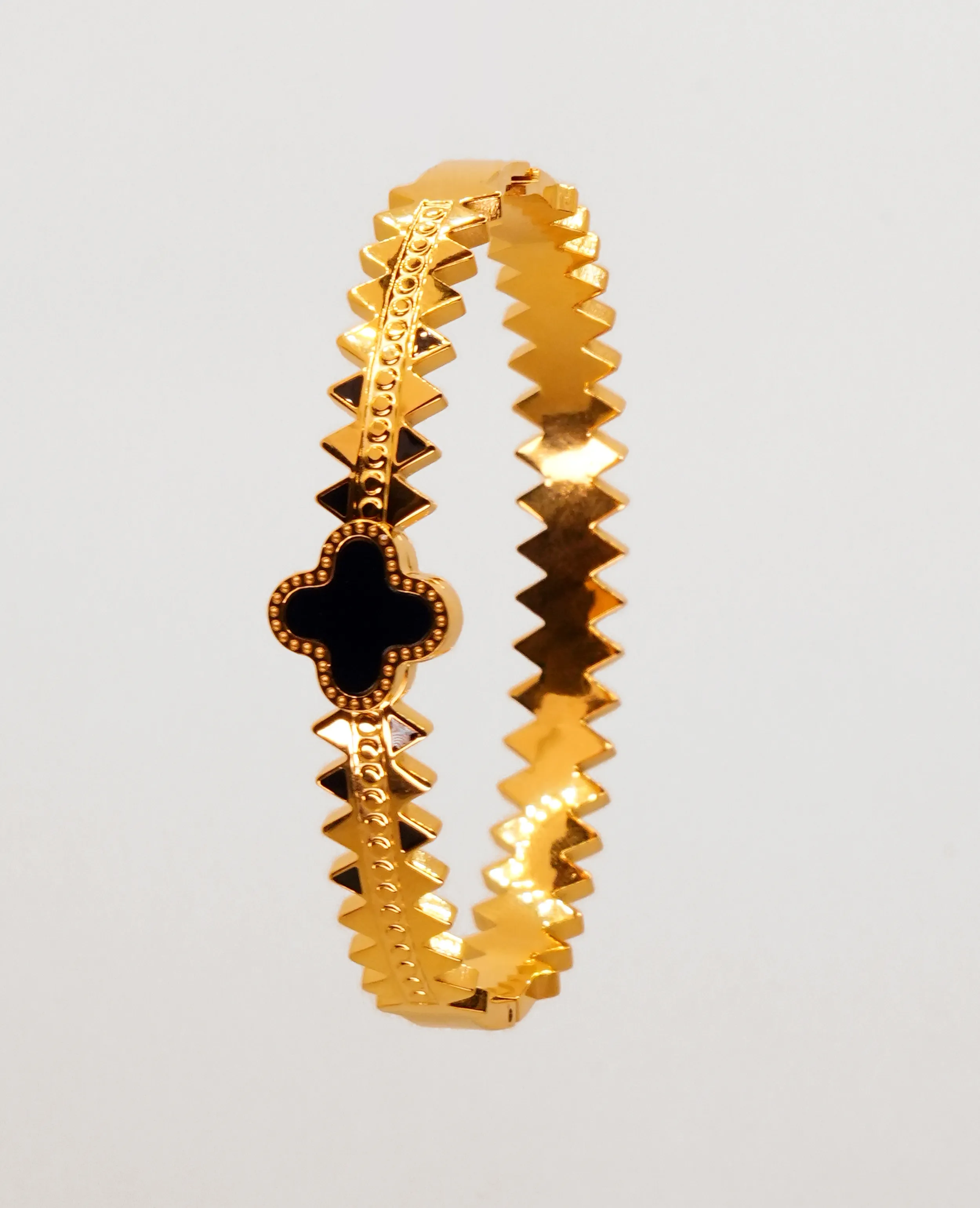 Solid Gold Camellia-Inspired Kada Pattern Bracelet